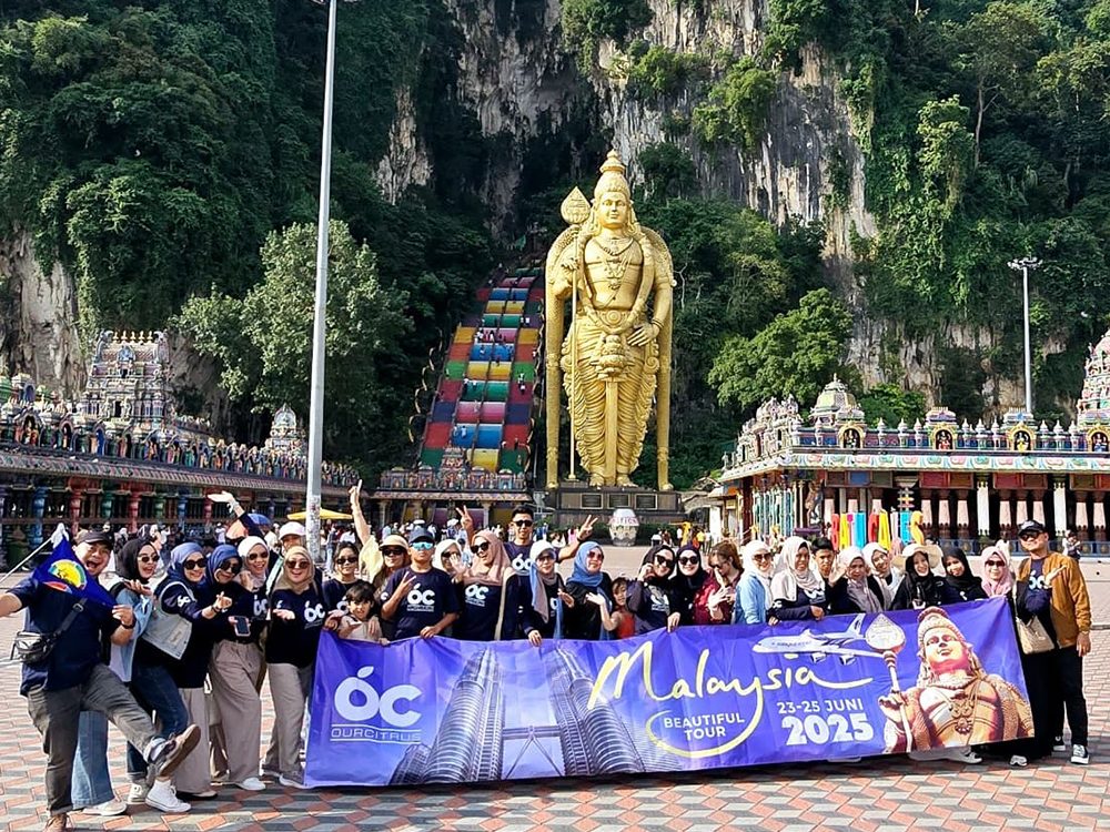 Wisatawan Devacation Tours berfoto di taman keluarga luar negeri.